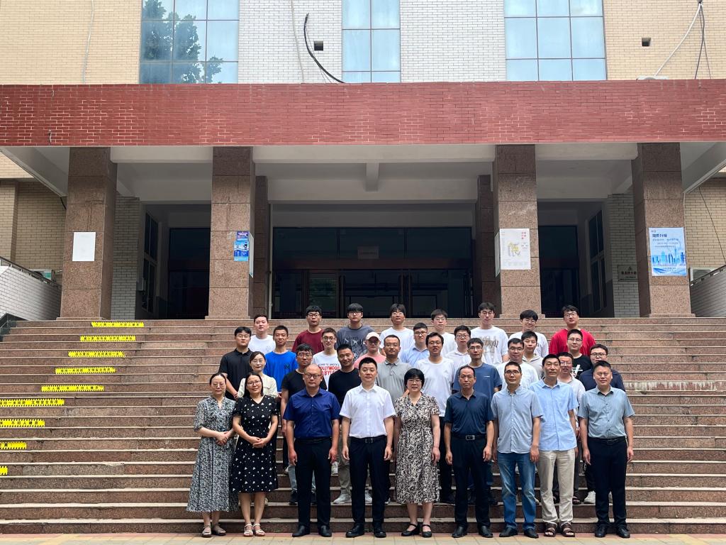 物理与光电工程学院召开校友返校座谈会暨校友会成立大会