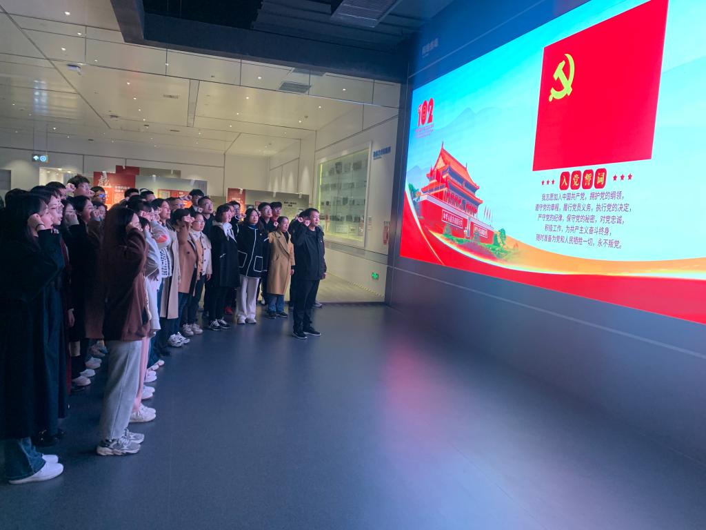 能源与环境学院“寻访红色足迹、传承红色基因”主题党日活动
