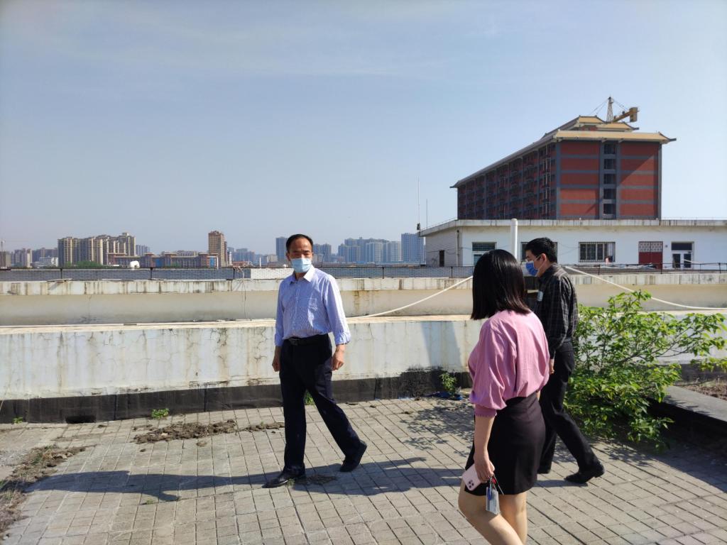 党委书记贾少鑫督导检查材料与化工学院疫情防控和安全防范工作