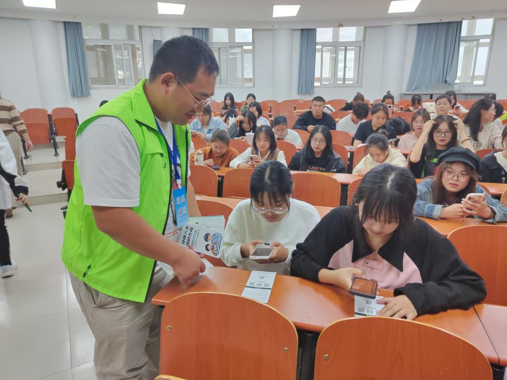 法学院、知识产权学院开展禁毒法治宣传教育活动