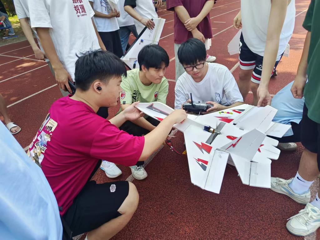 十八禁不卡国产在线播放第三届航模大赛圆满落幕