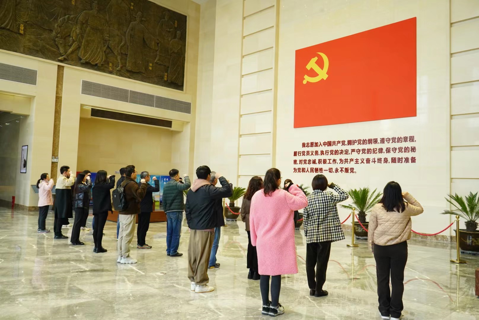 新闻与传播学院党委与校党委第二巡察组临时党支部联合开展“点亮初心 廉洁育人”主题党日活动