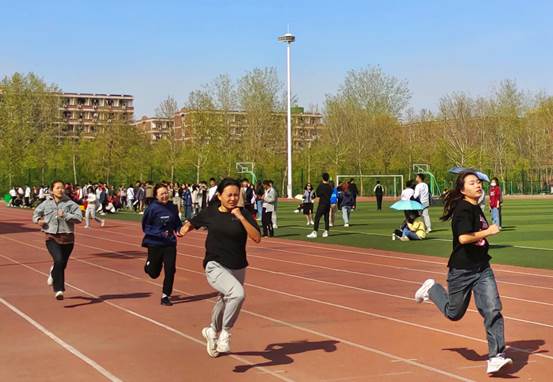 经济管理学院举行2023年春季学生体育运动会