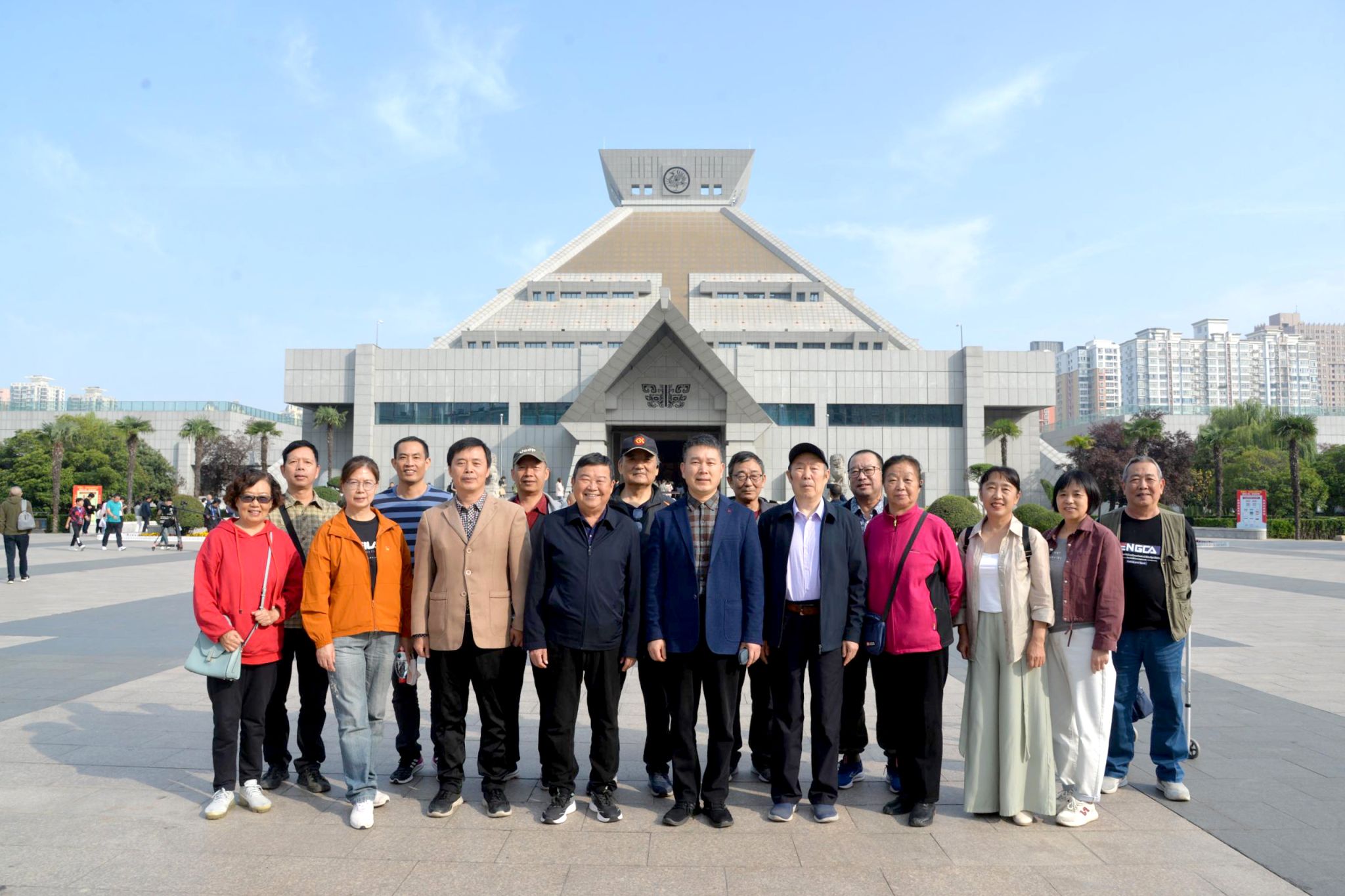 离退休处党委组织支部委员赴河南省博物院参观学习