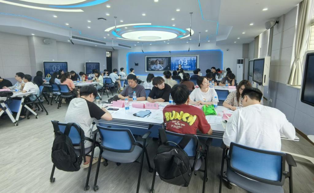 我校开展2024年“宏志助航计划”毕业生就业能力培训