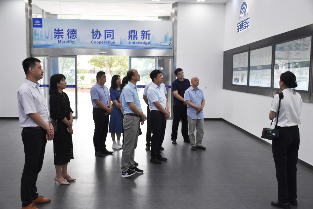 我校赴宇通集团开展访企拓岗活动