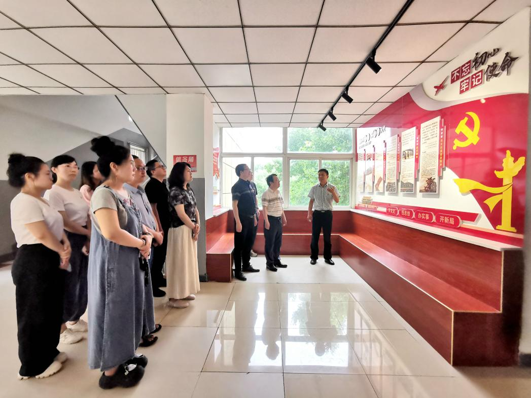 中原彼得堡航空学院党总支开展党纪学习教育主题党日活动