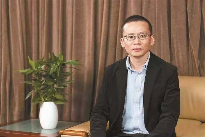 记全国“五一”劳动奖章获得者——校友邱韶华