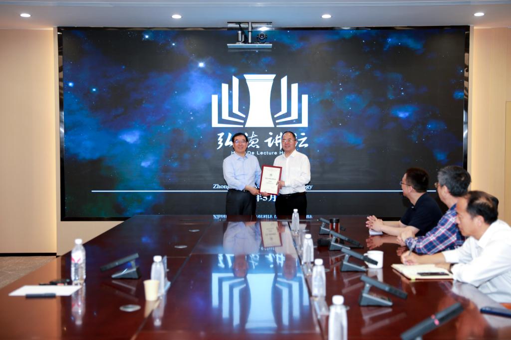 中国科学院数学与系统科学研究院张纪峰研究员访问我校