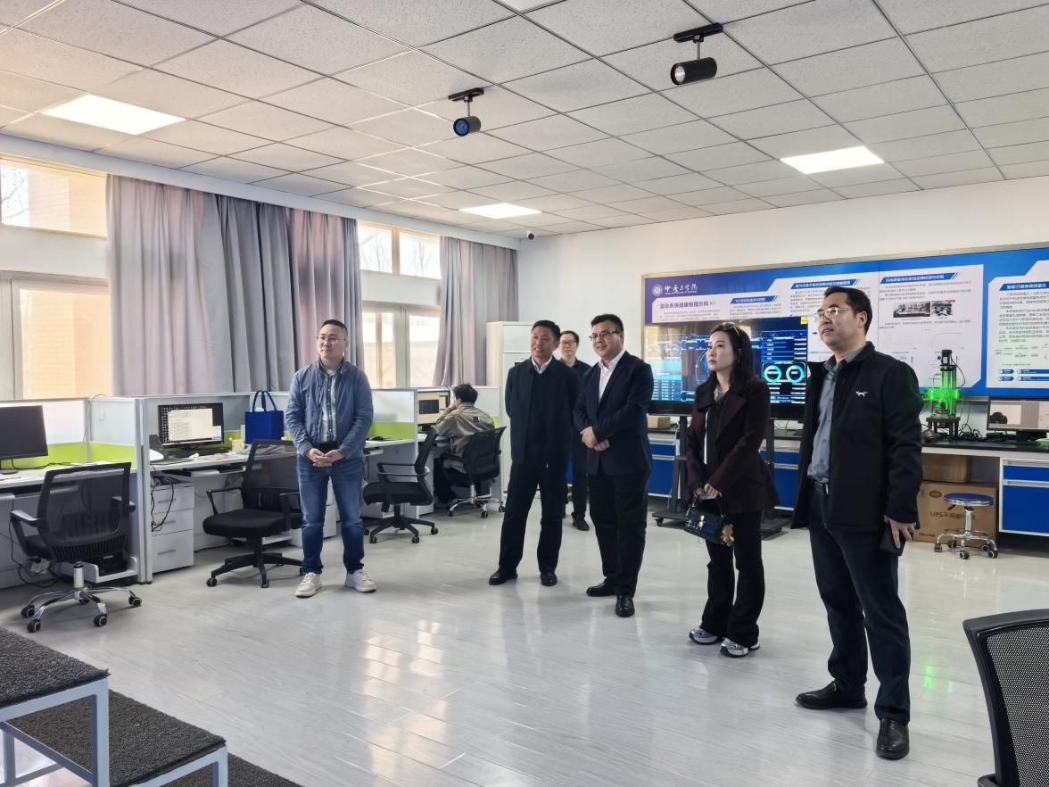 智能感知与仪器学院（中原彼得堡航空学院）举办深圳校友回校交流活动