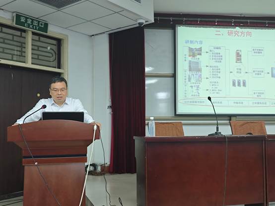 郑州轻工业大学张秋闻教授应邀为信息与通信工程学院研究生作创新教育讲座