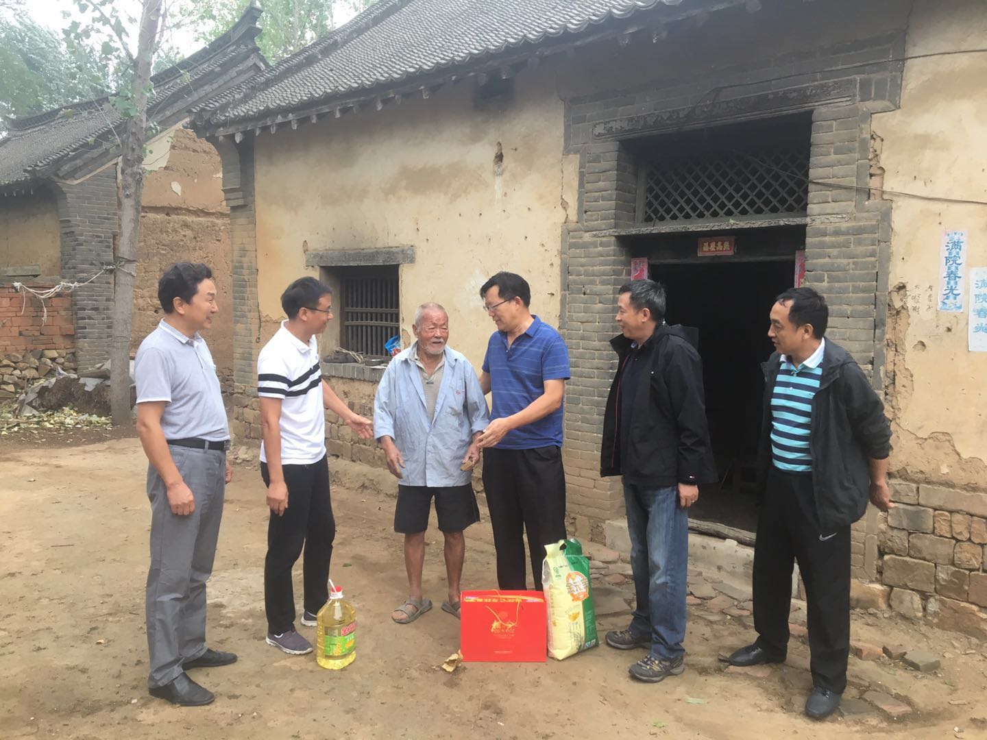 纪委书记李俊杰一行赴方城县广阳镇新集村对教育脱贫攻坚工作开展监督检查