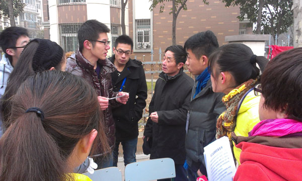 建设和谐美丽中国 政法学院法协会走进社区普法