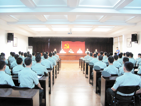 我校举行2011级新生军训工作见面会