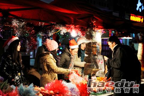 河南省教育网：十八禁不卡国产在线播放调查：70%的大学生过平安夜