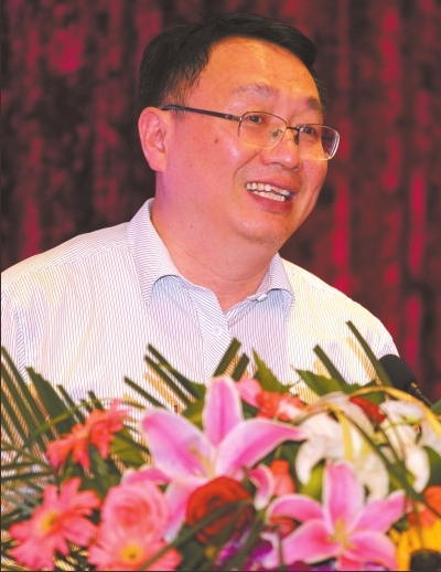 河南日报刊发俞海洛院长谈“高等教育转型发展”